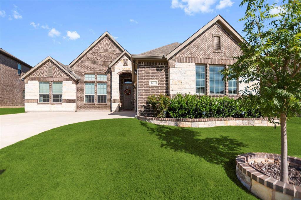 1215 Alderwood Drive, Justin, TX 76247