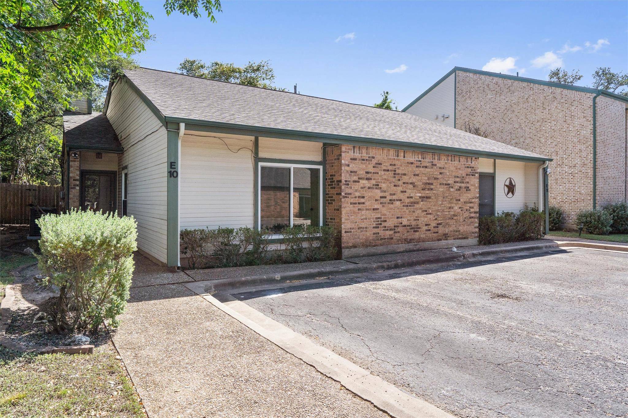 6501 Columbia Oaks CT #10, Austin, TX 78759