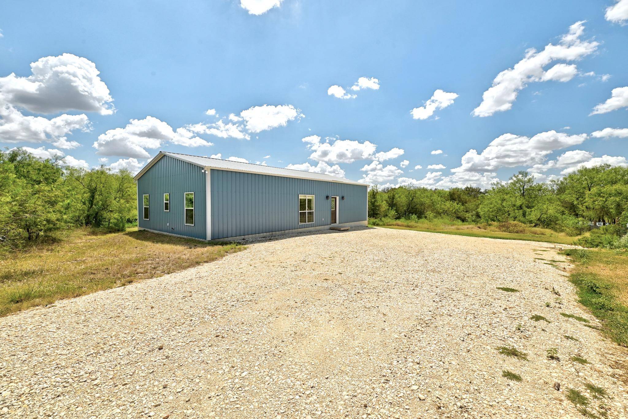 4001 Barth RD, Lockhart, TX 78644
