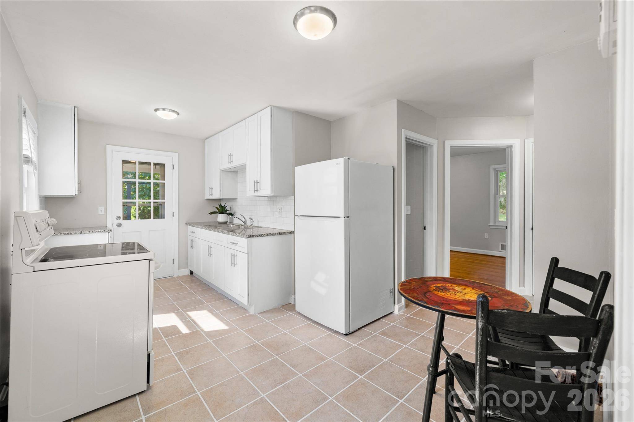 13 Browndale RD, Asheville, NC 28805