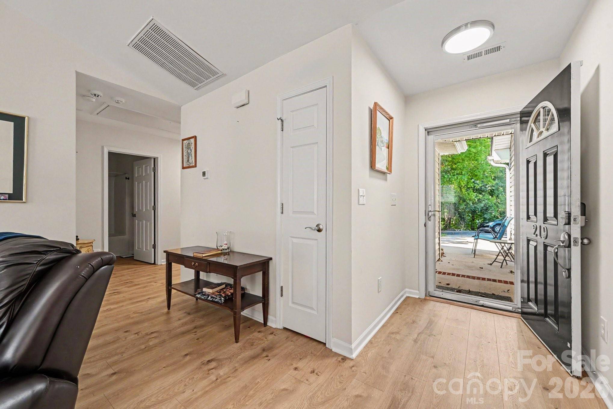 219 Edinburgh CT, Mount Holly, NC 28120