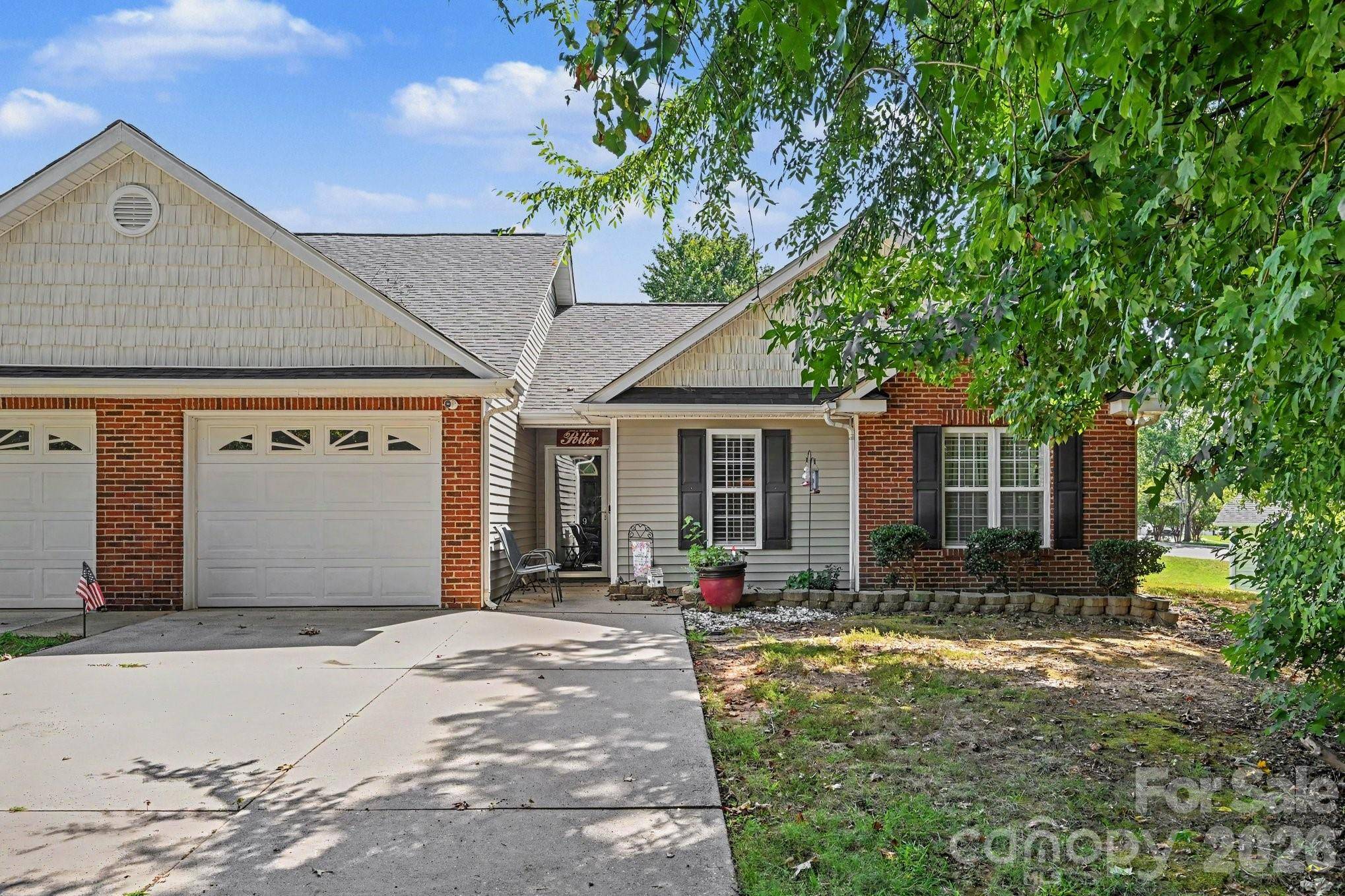 219 Edinburgh CT, Mount Holly, NC 28120