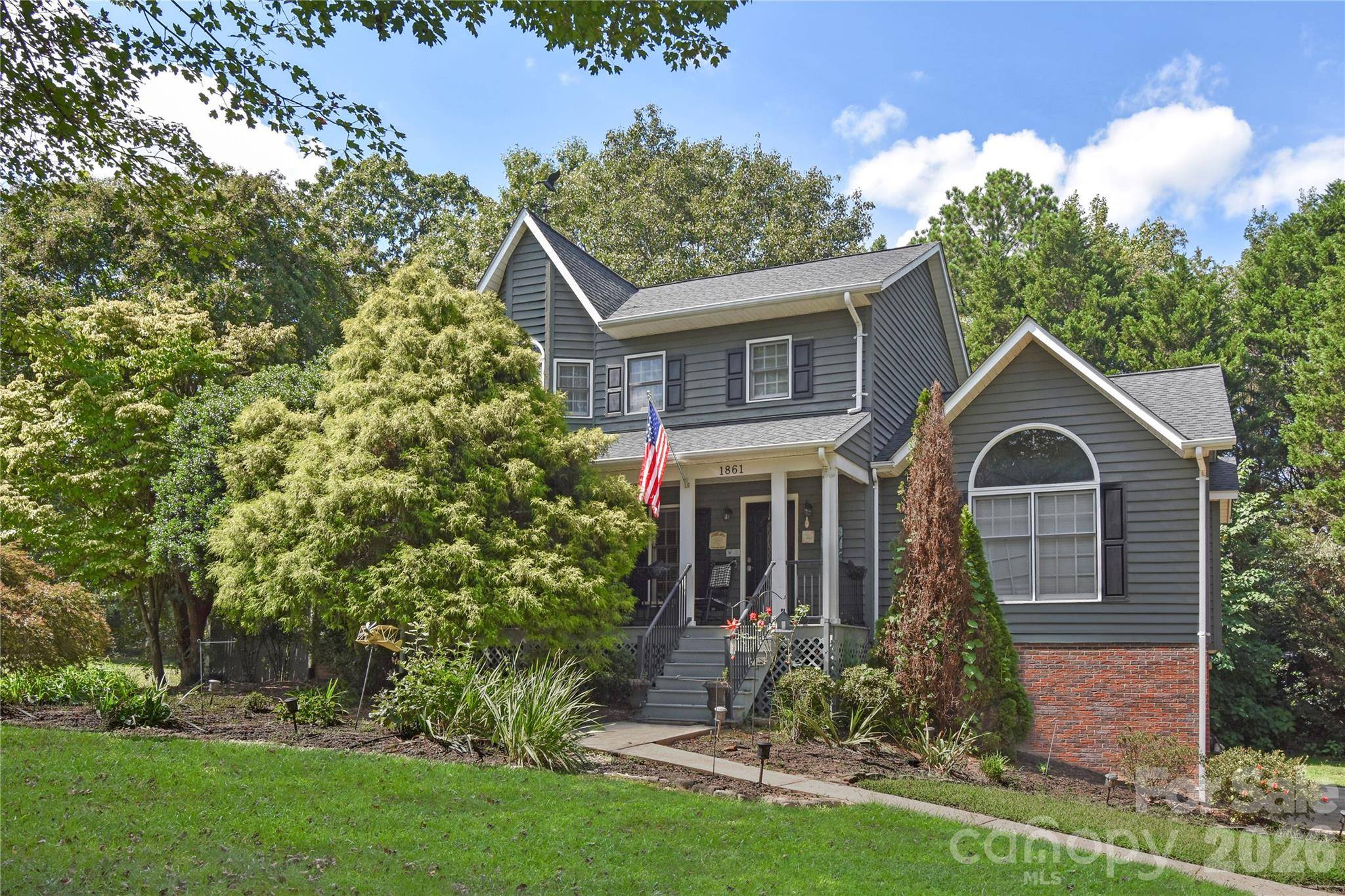 1861 Plaza DR, Hickory, NC 28602