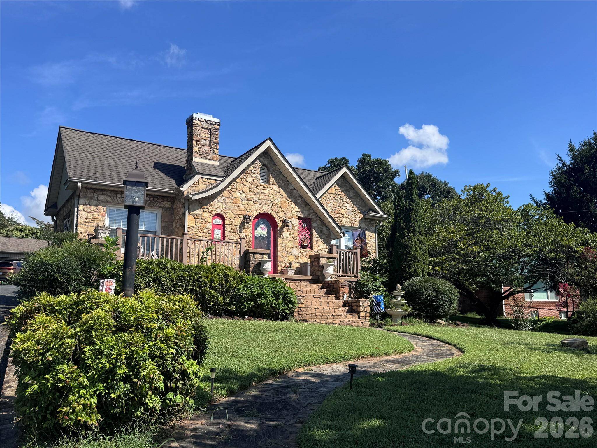 106 Myrtle ST, Morganton, NC 28655
