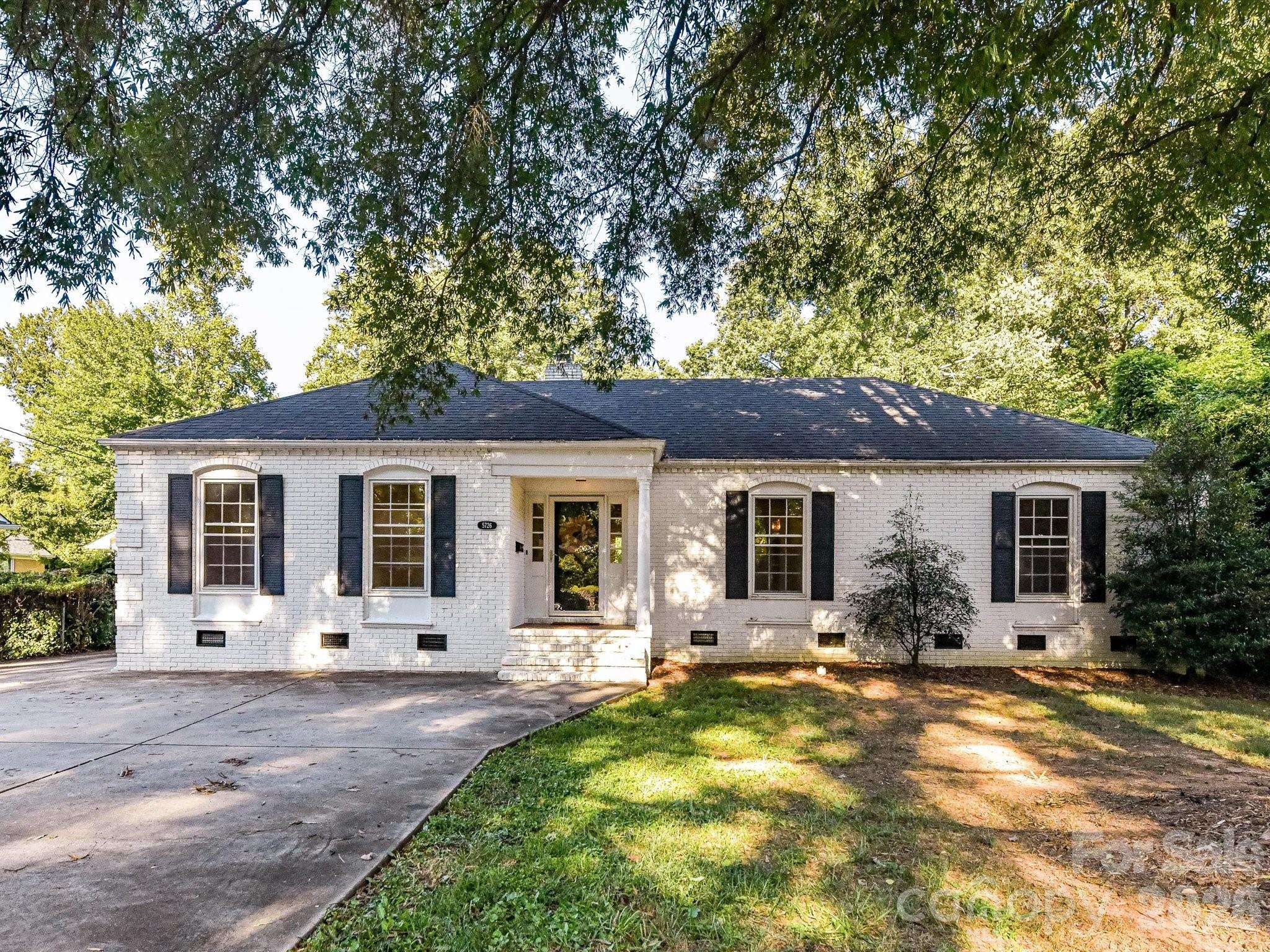 5726 Sharon RD, Charlotte, NC 28210