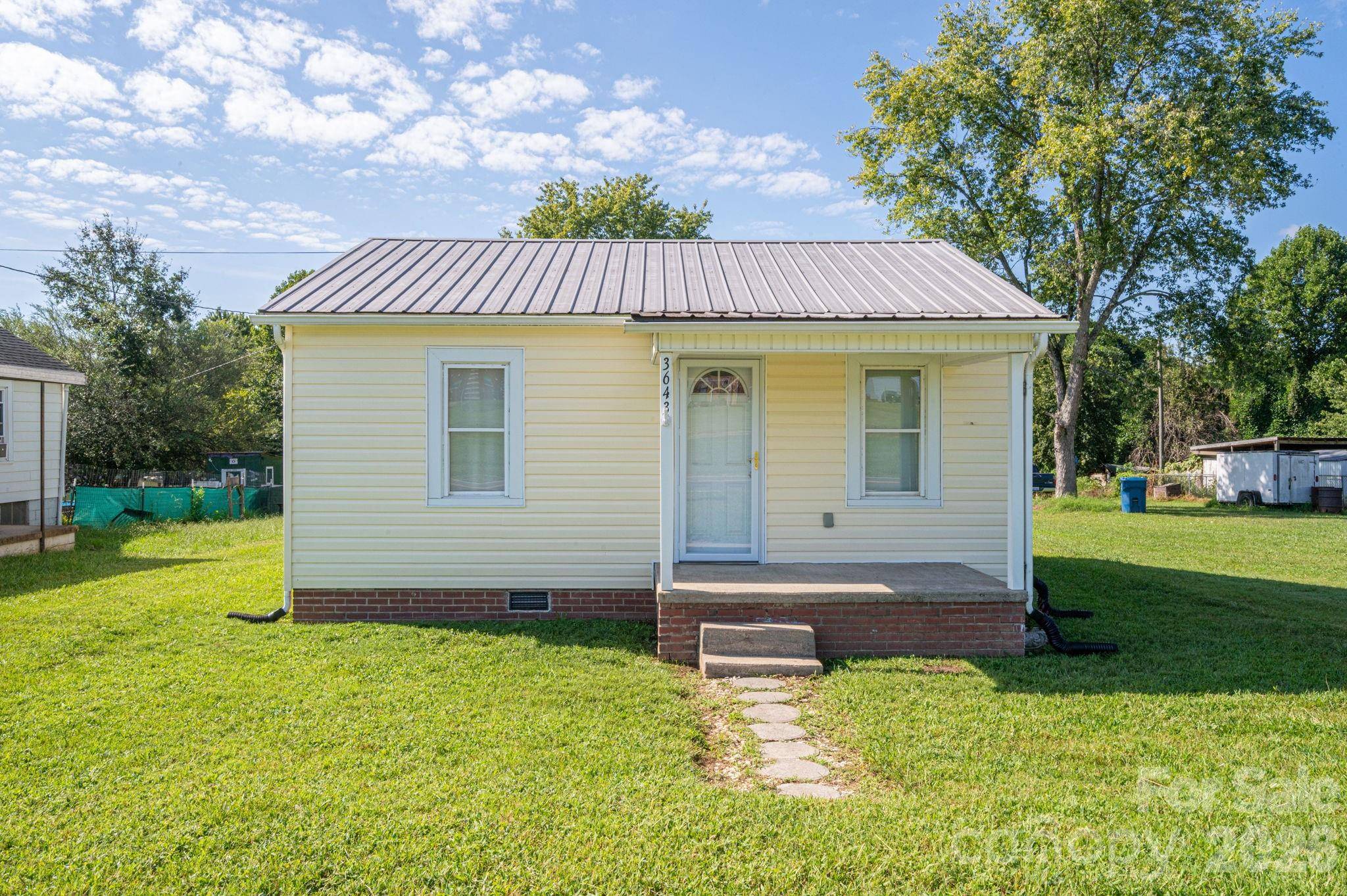 3643 Icard Rhodhiss RD, Connelly Springs, NC 28612