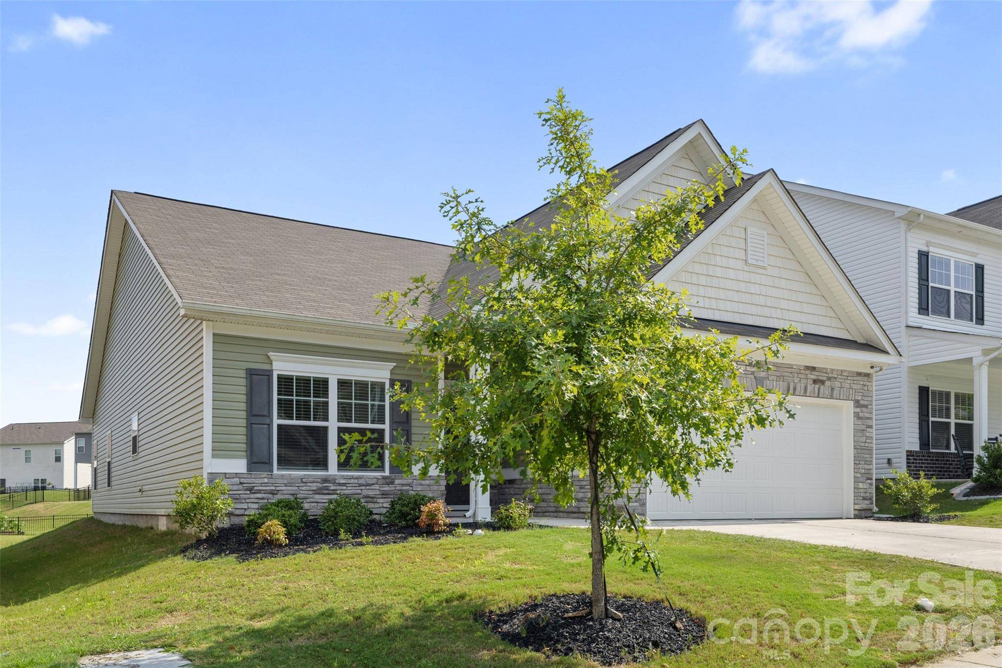 6043 Gala LN, Charlotte, NC 28215