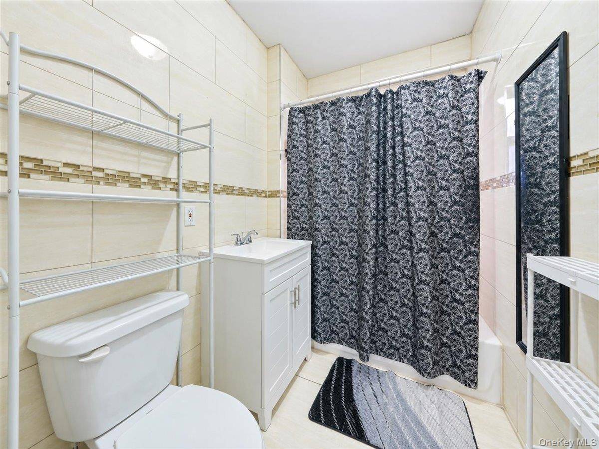 1027 E 231st ST, Bronx, NY 10466