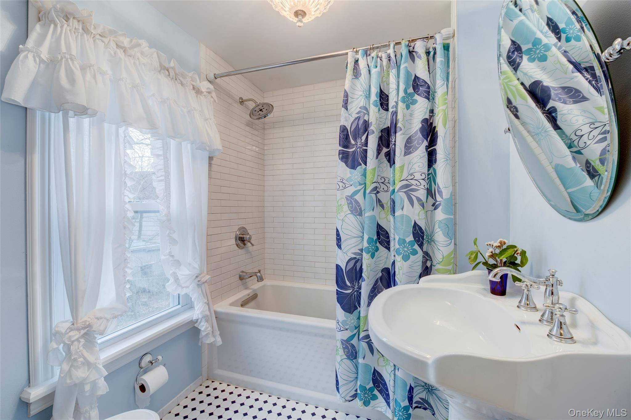 317 South ST, Greenport, NY 11944