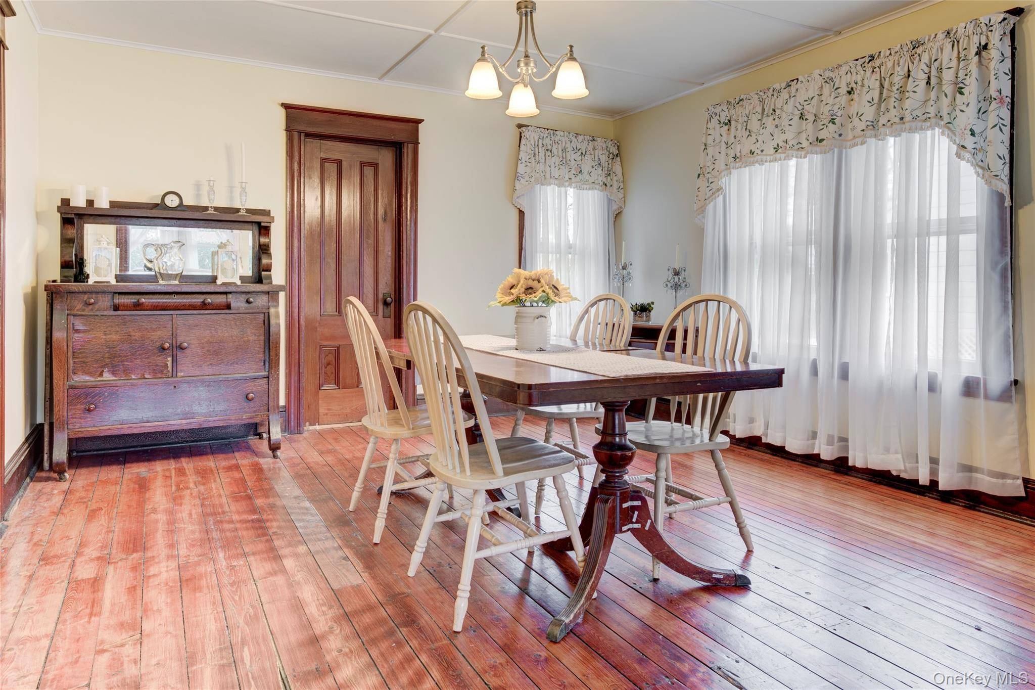317 South ST, Greenport, NY 11944