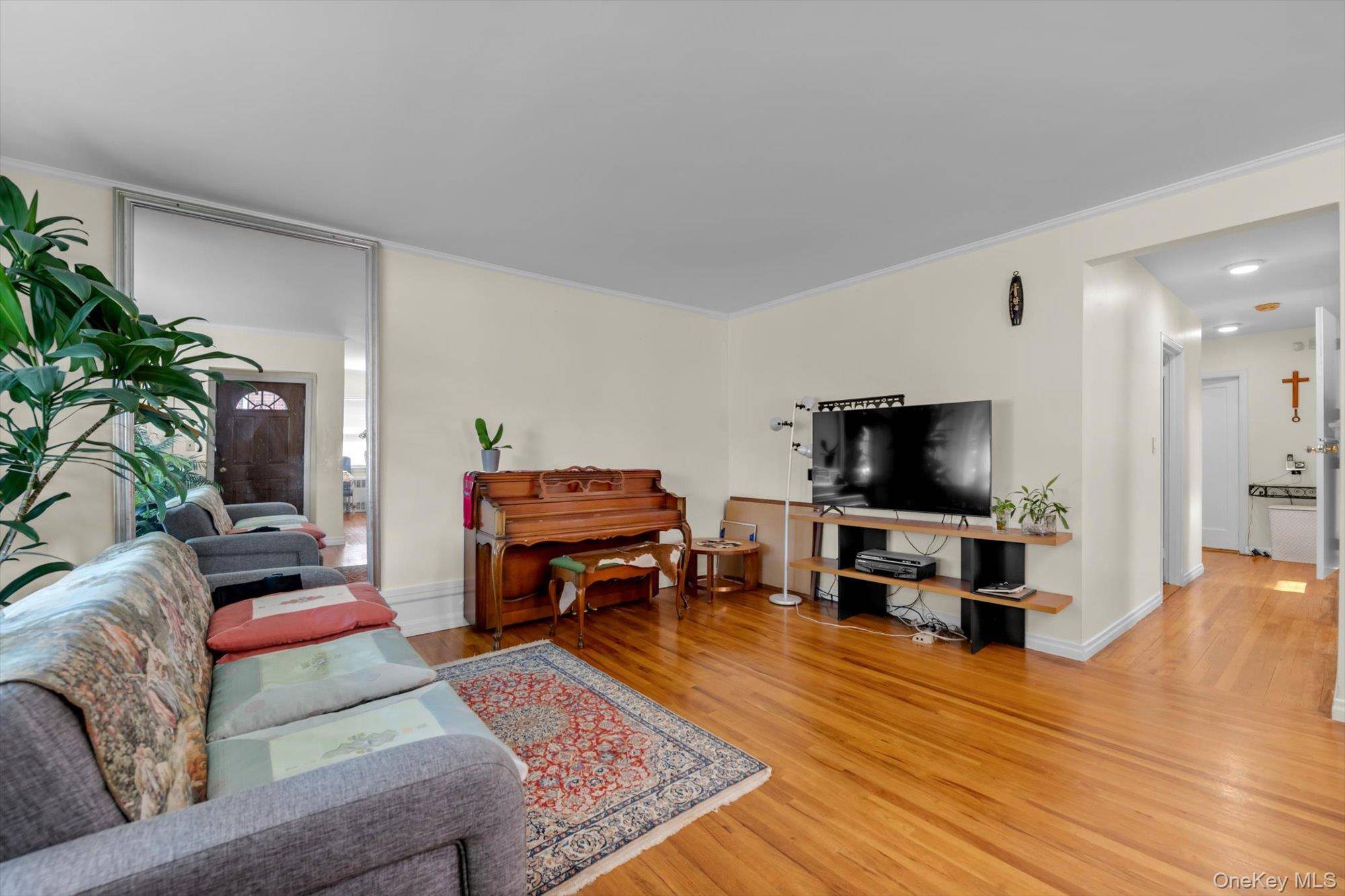 56-21 E Hampton BLVD, Bayside, NY 11364