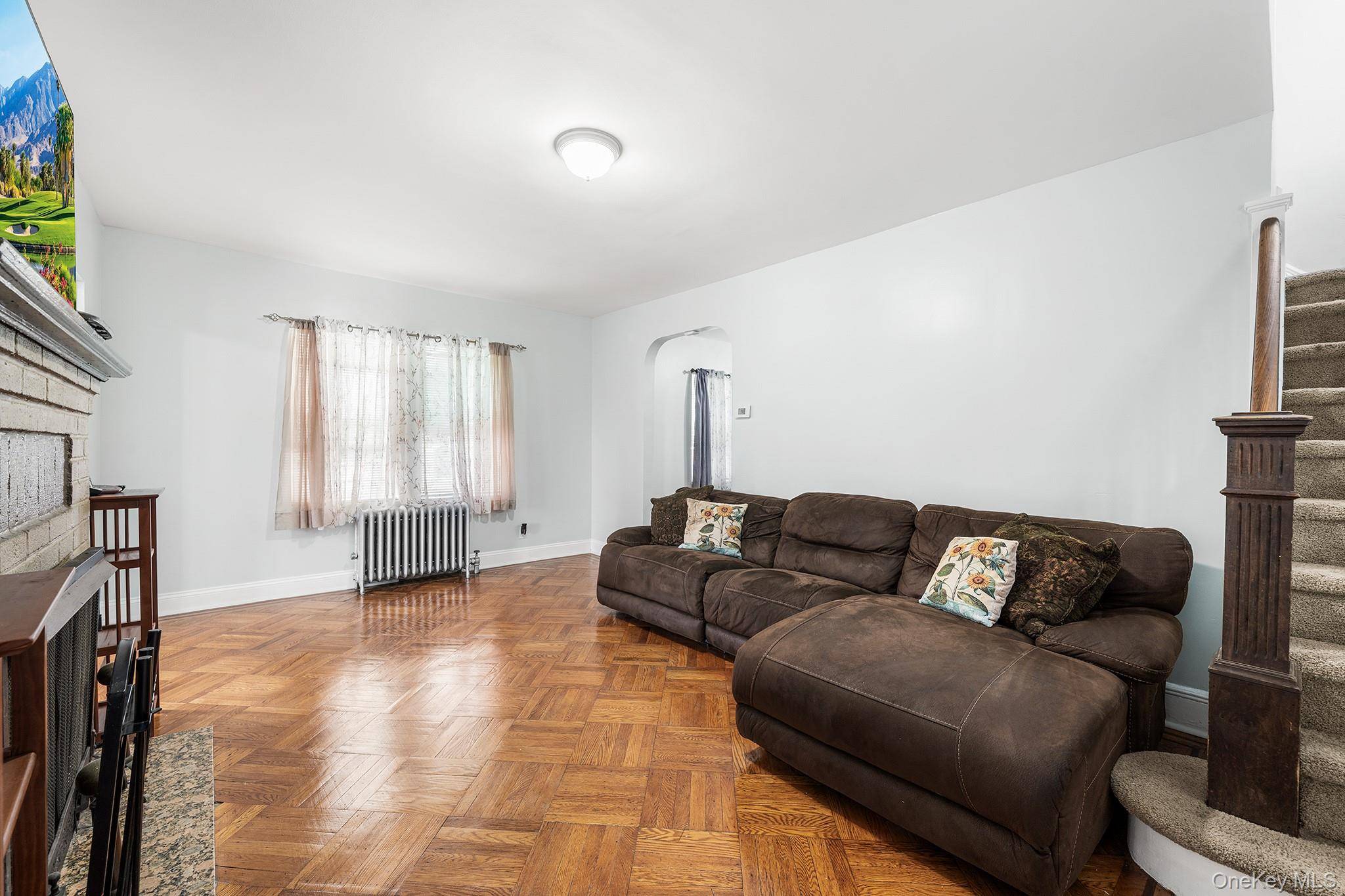 11301 200th ST, Saint Albans, NY 11412