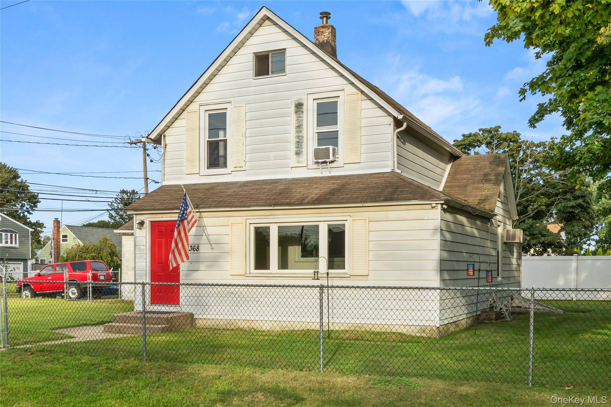 368 Catskill AVE, Lindenhurst, NY 11757
