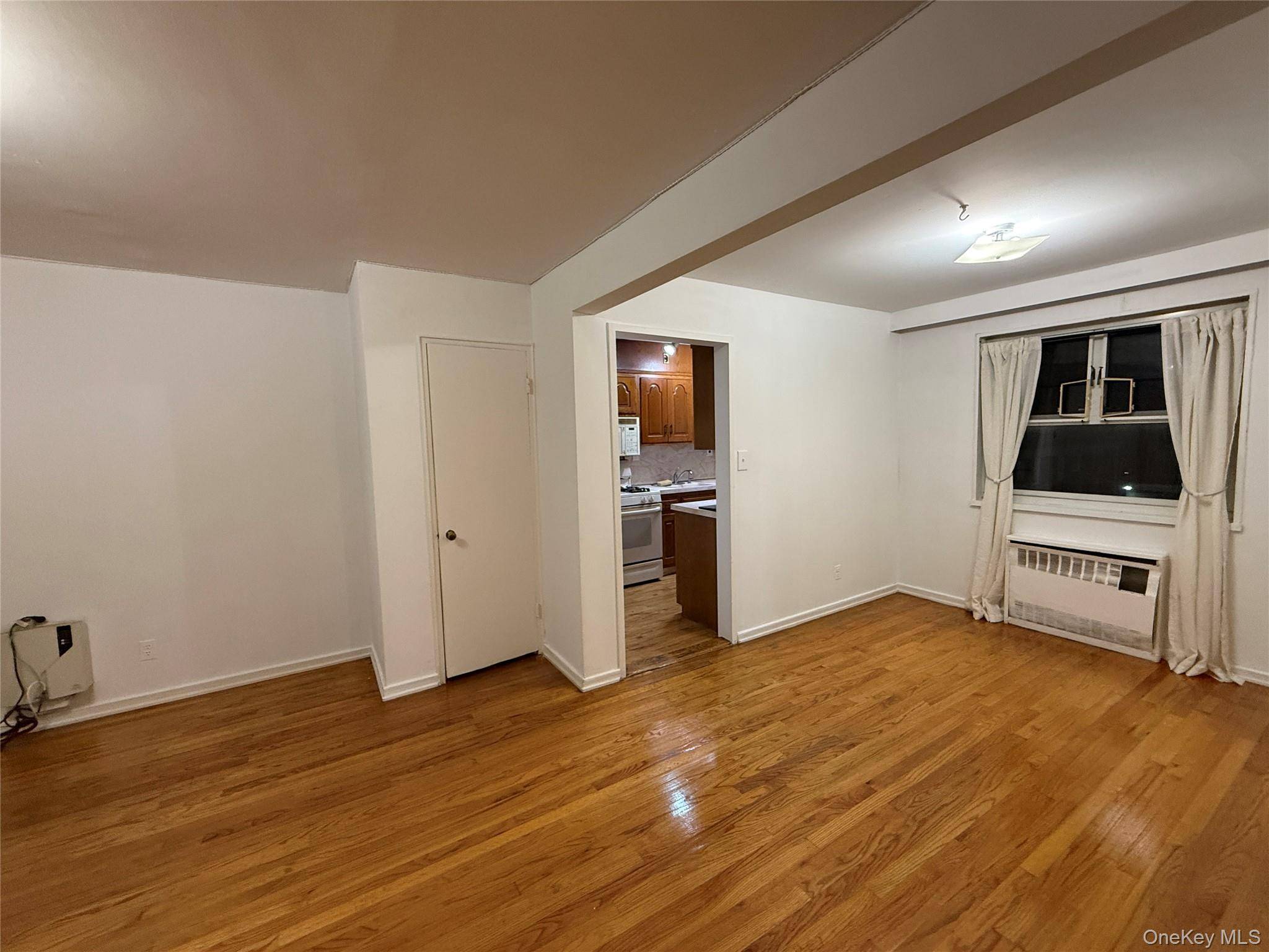 220-20 Stronghurst AVE #20, Queens Village, NY 11427