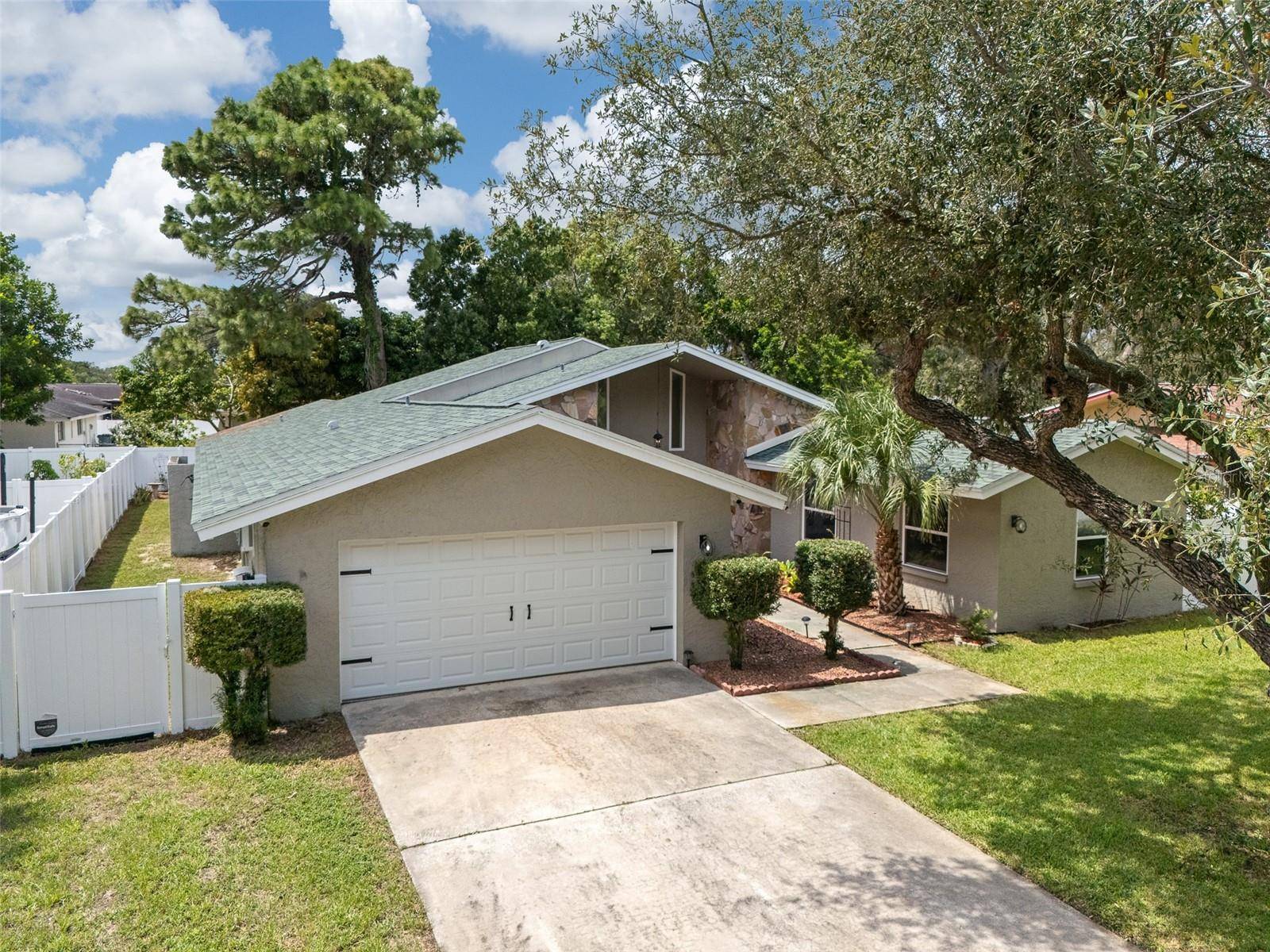 425 WAYFARER CT, Tarpon Springs, FL 34689