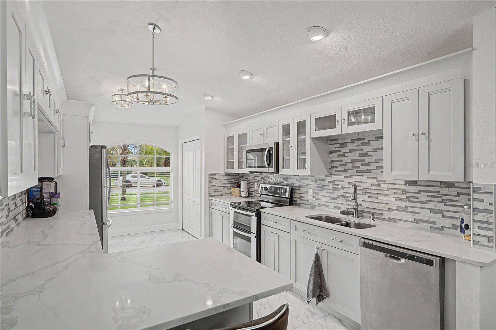 212 ARBOR WOODS CIR, Oldsmar, FL 34677