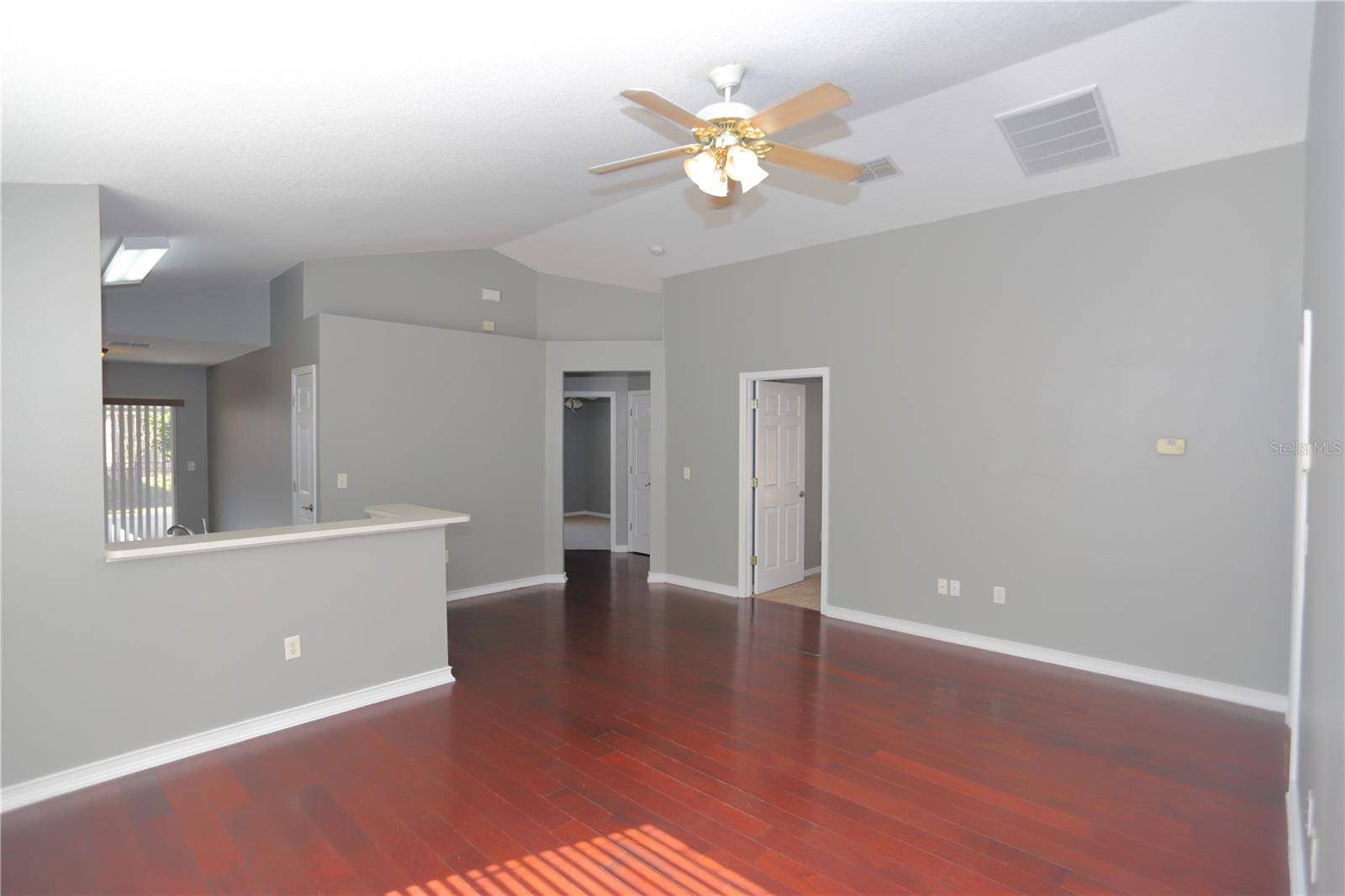 5826 TANAGERLAKE RD, Lithia, FL 33547
