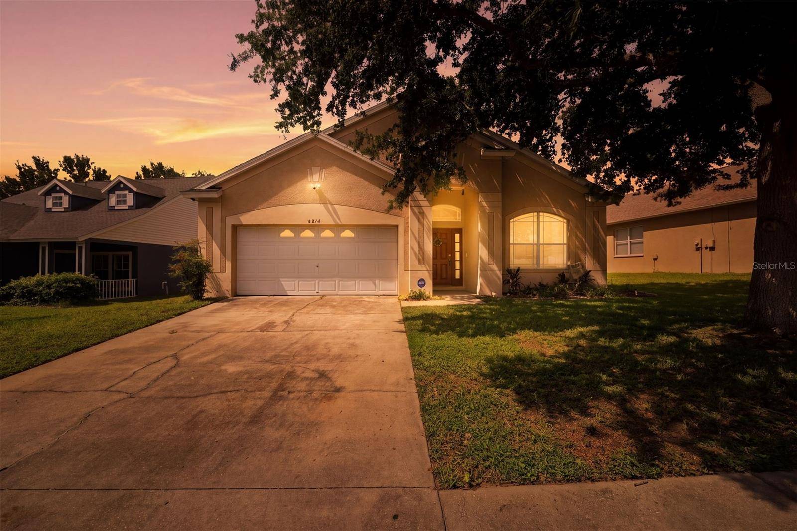 8814 SOUTHERN CHARM CIR, Brooksville, FL 34613