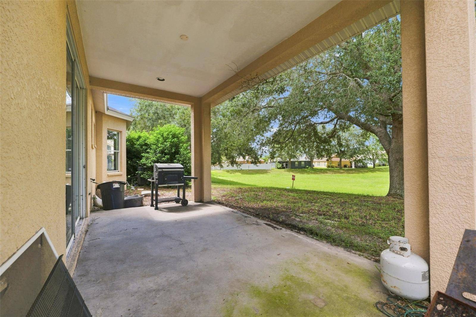 8814 SOUTHERN CHARM CIR, Brooksville, FL 34613