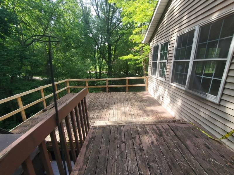 945 Waverly RD, Davenport, IA 52804