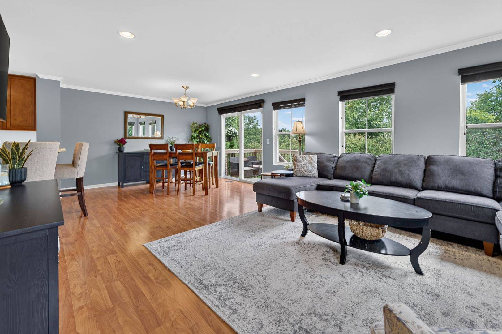 1493 Yosemite CIR, Crystal Lake, IL 60014