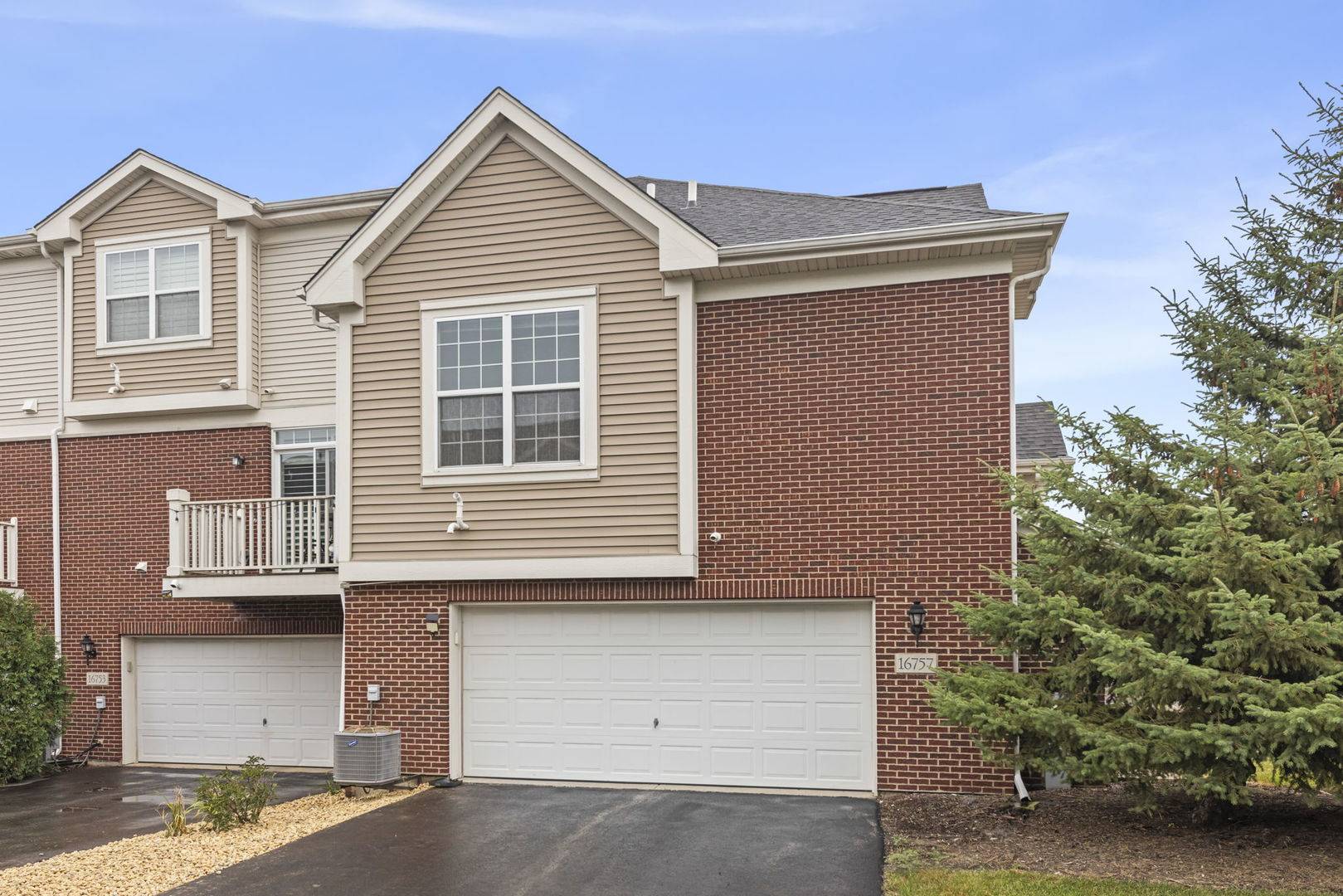 16757 Brighton DR, Lemont, IL 60439