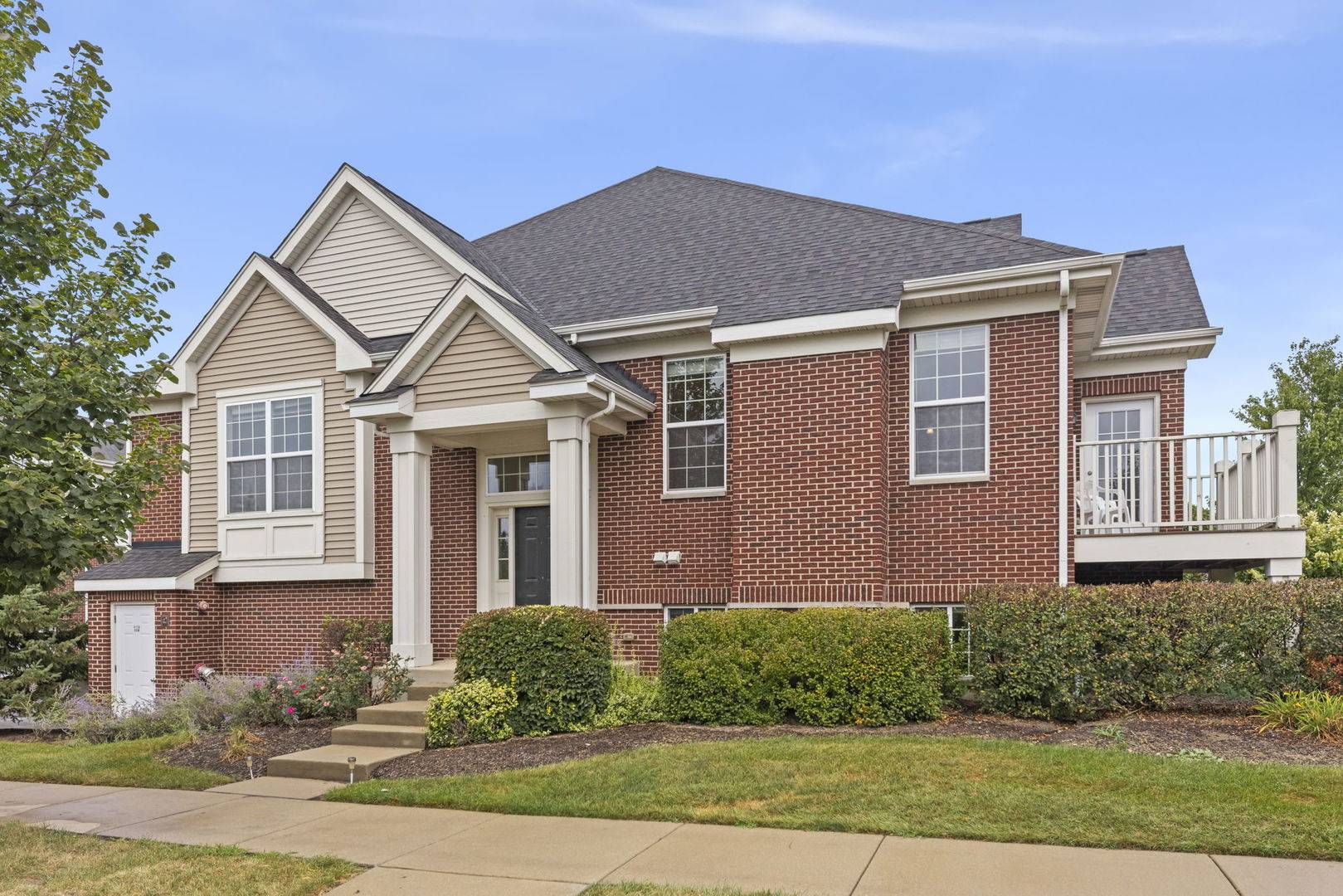 16757 Brighton DR, Lemont, IL 60439
