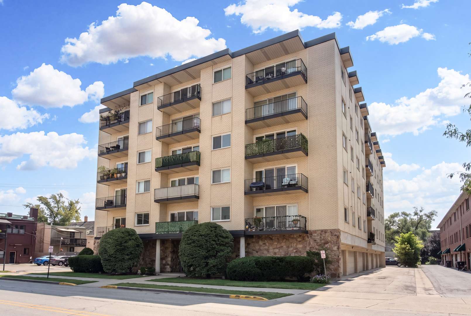 7314 Randolph ST #5B, Forest Park, IL 60130