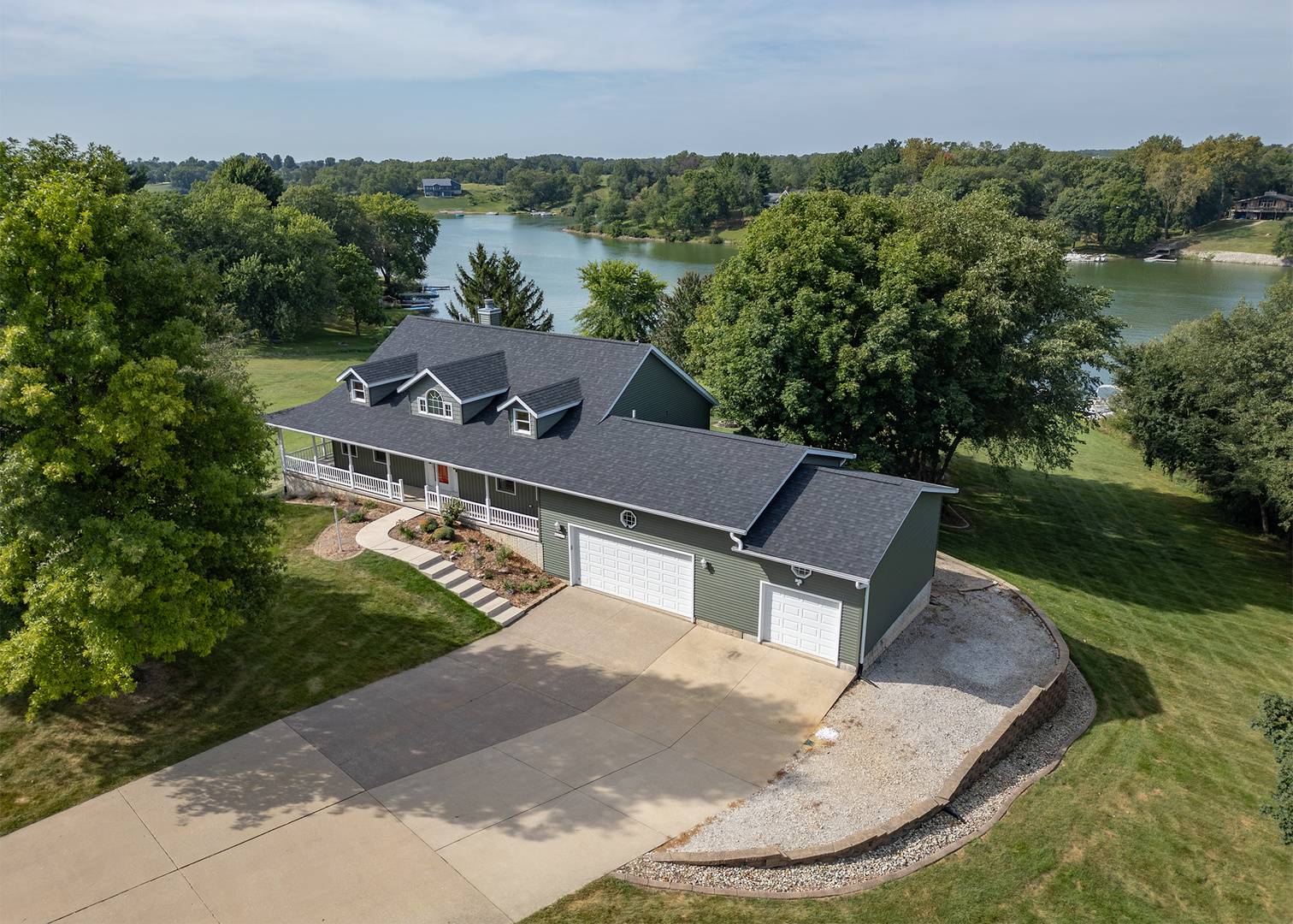 906 Ridgeview CT, Sherrard, IL 61281
