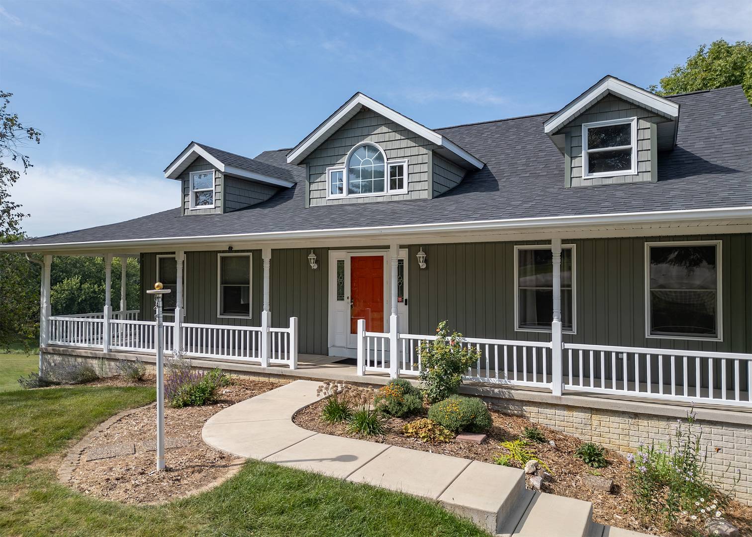 906 Ridgeview CT, Sherrard, IL 61281