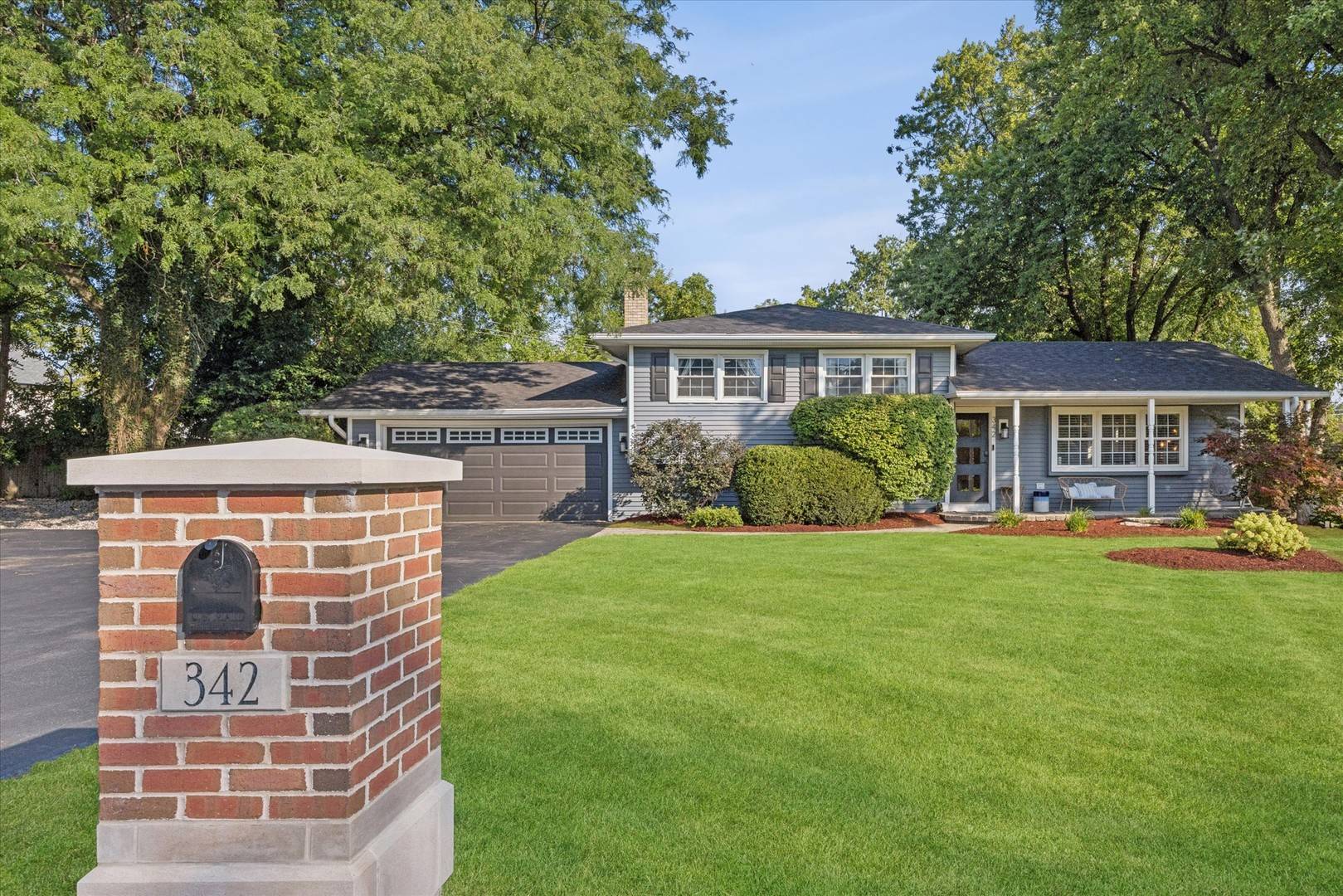 342 Janet AVE, Darien, IL 60561
