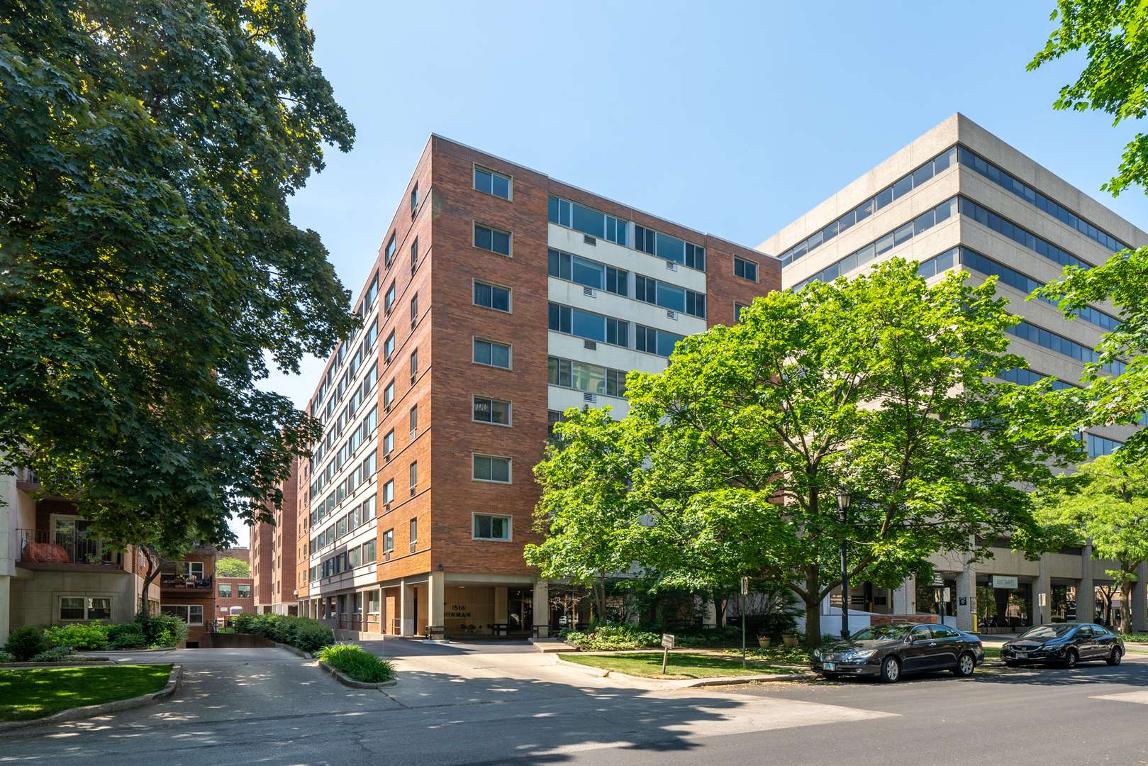 1516 Hinman AVE #810, Evanston, IL 60201