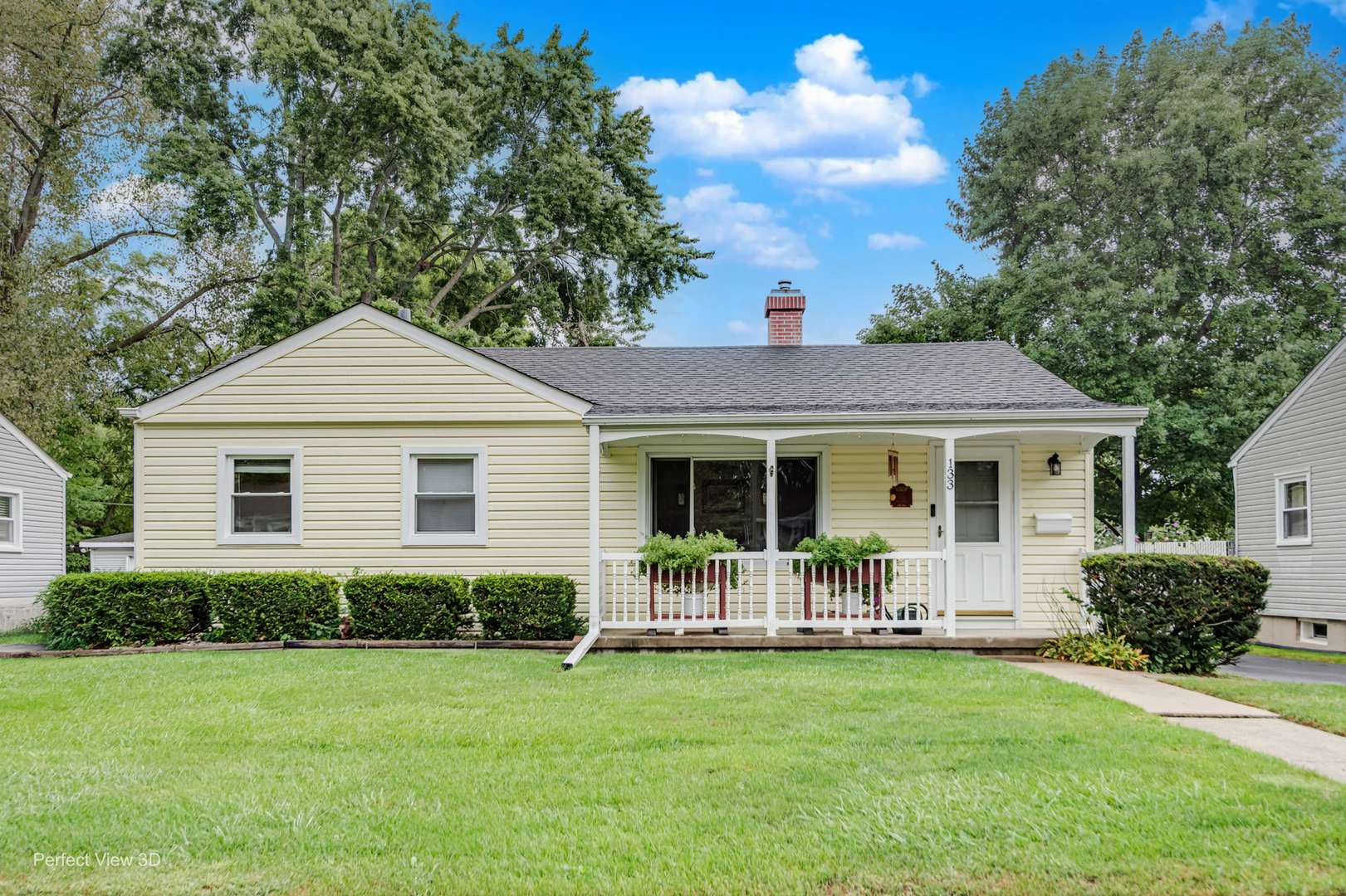 133 N Ridgemoor AVE, Mundelein, IL 60060