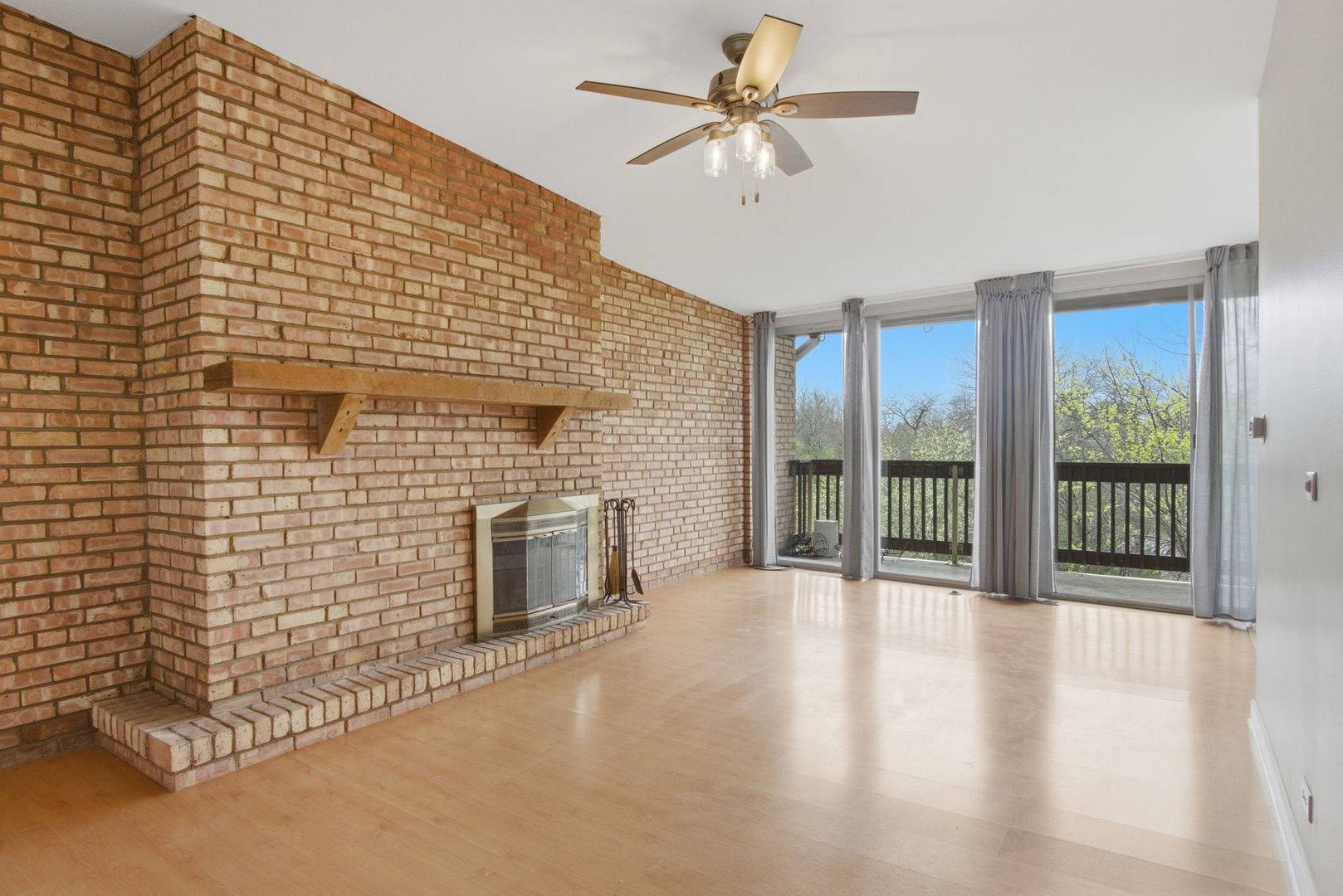 5500 Hillcrest LN #4L, Lisle, IL 60532