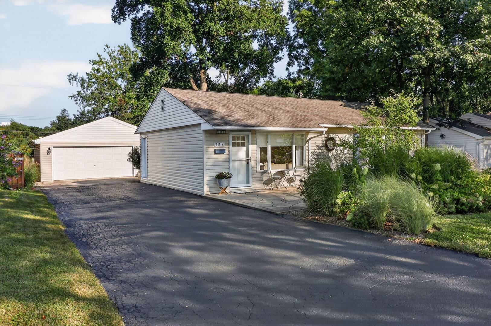 211 S Dorchester AVE, Wheaton, IL 60187
