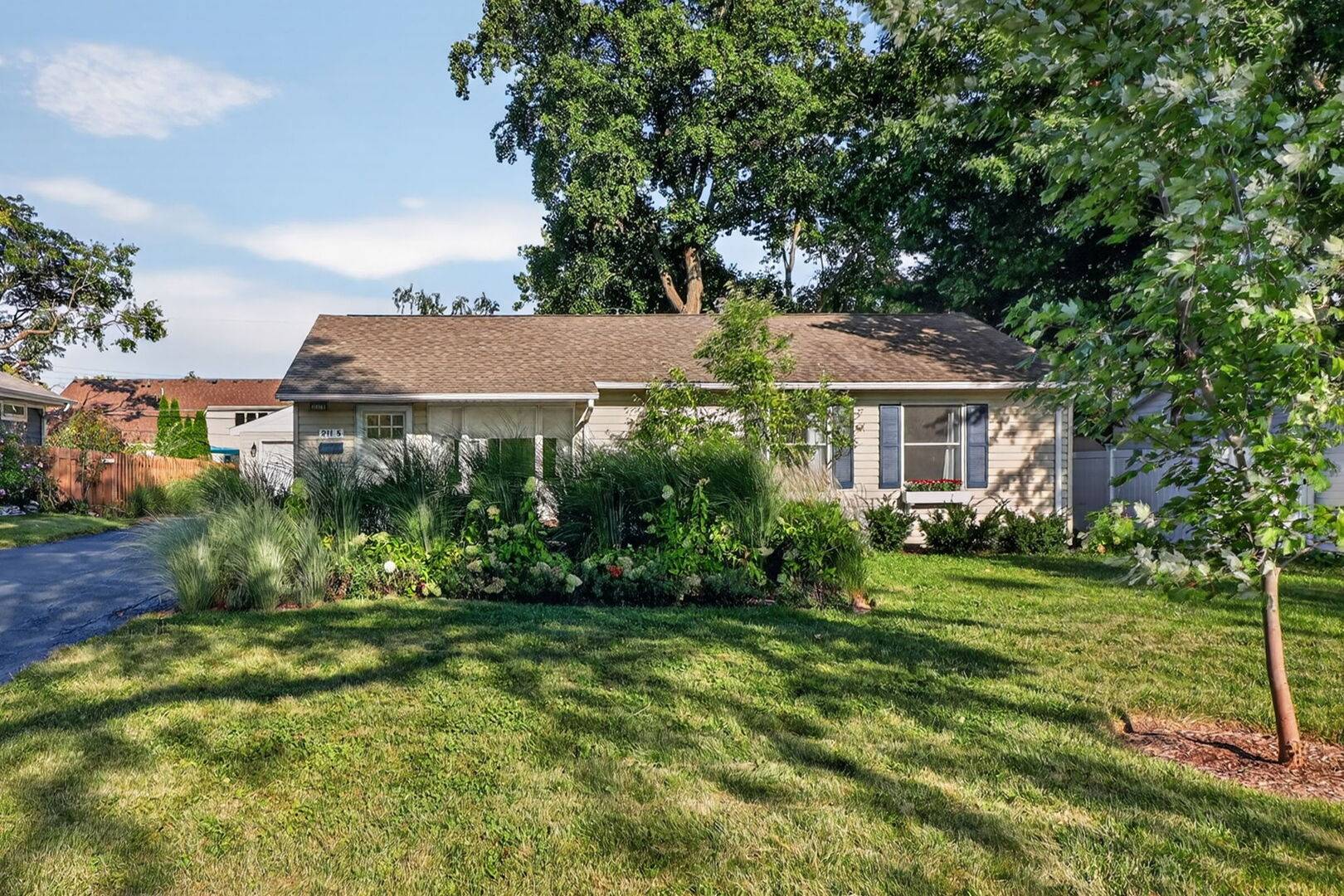 211 S Dorchester AVE, Wheaton, IL 60187