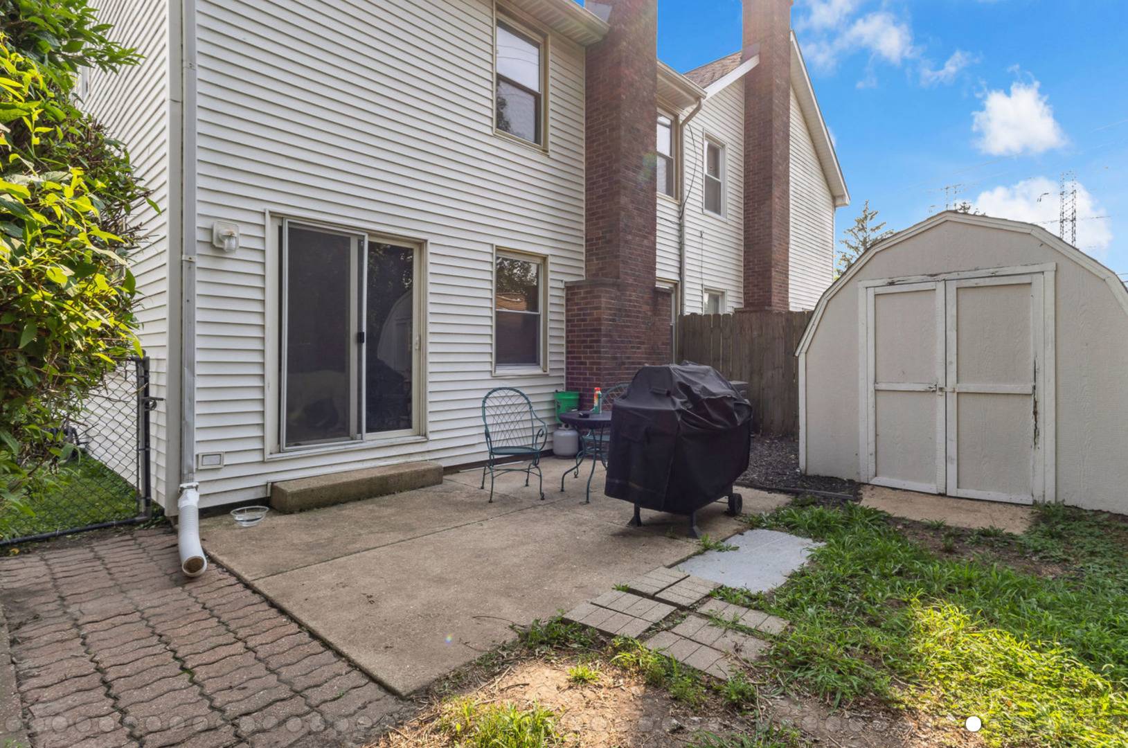 922 Autumn LN, Aurora, IL 60505