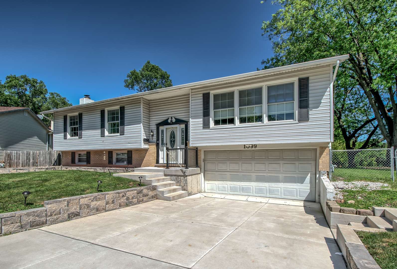 1099 STRATFORD LN, Hanover Park, IL 60133