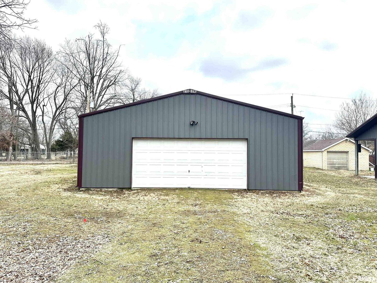 637 N HICKORY ST, Centralia, IL 62801