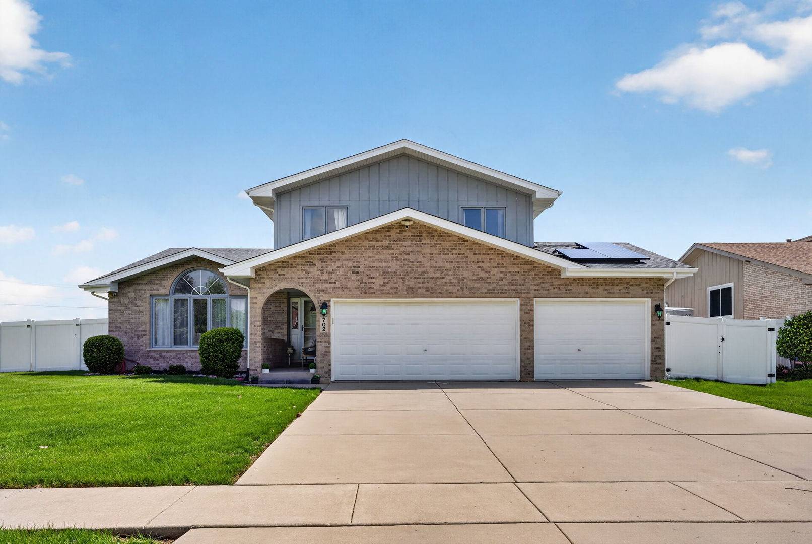 702 Longwood CT, Minooka, IL 60447