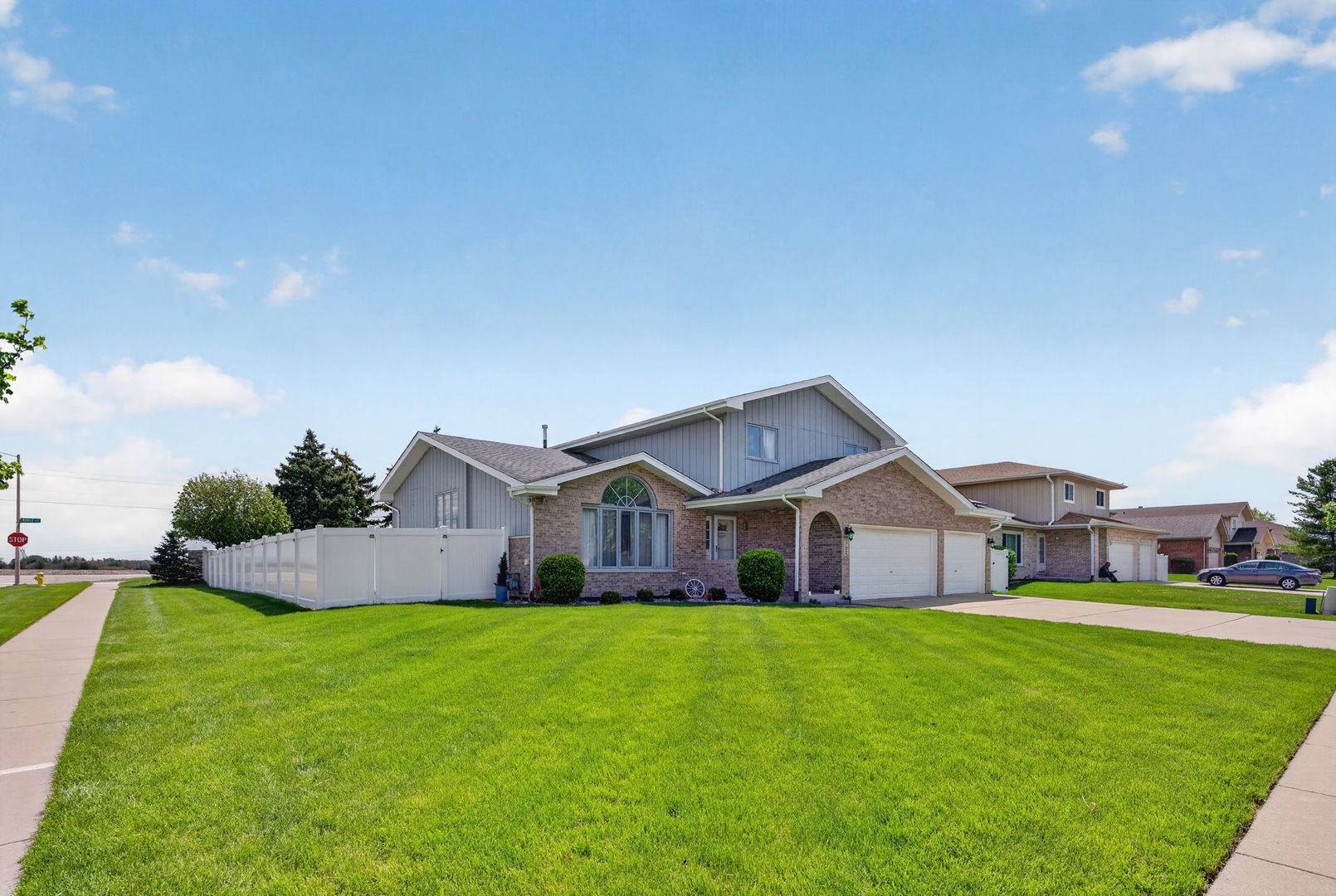 702 Longwood CT, Minooka, IL 60447