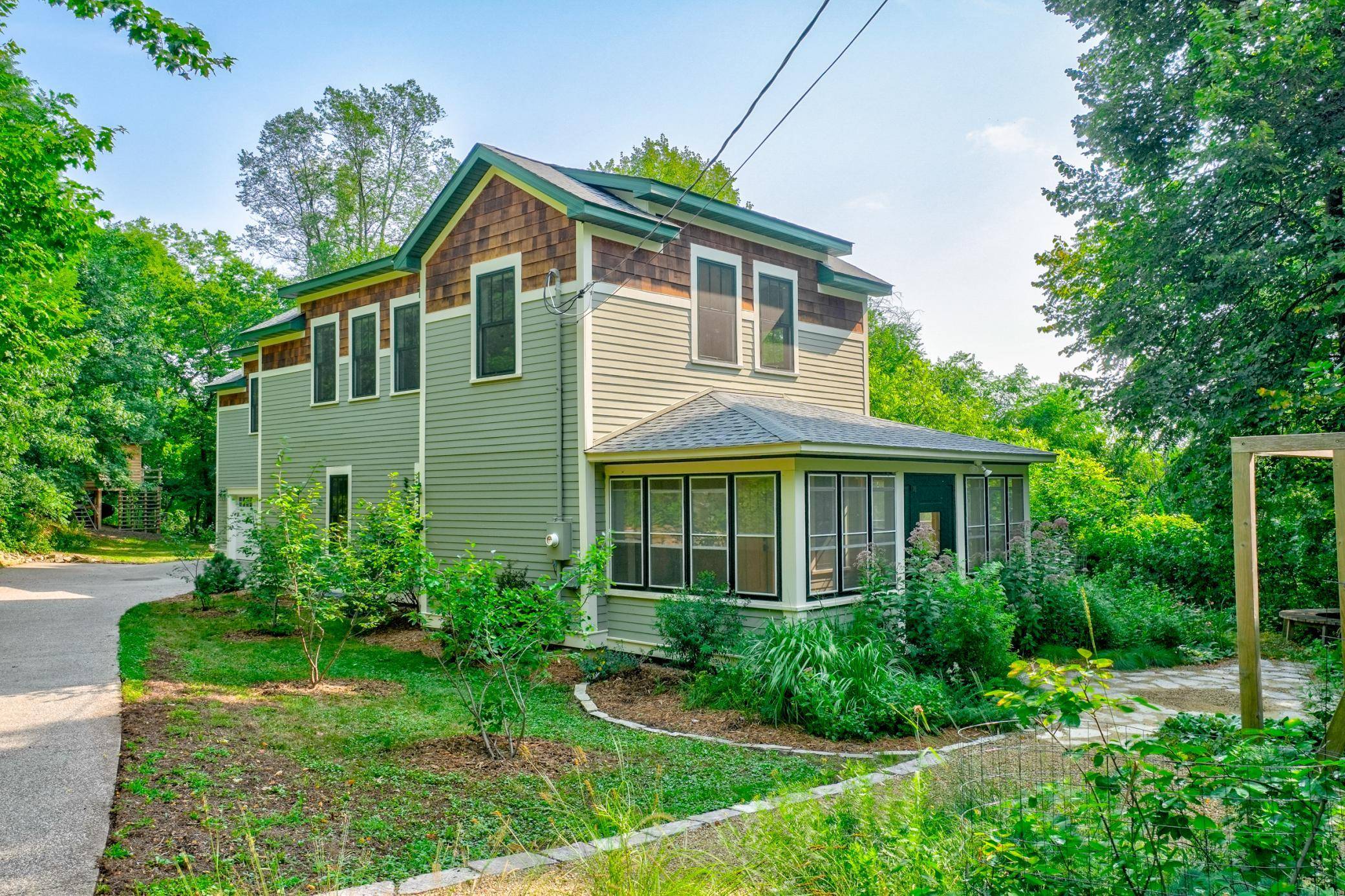 1401 Broadway ST N, Stillwater, MN 55082