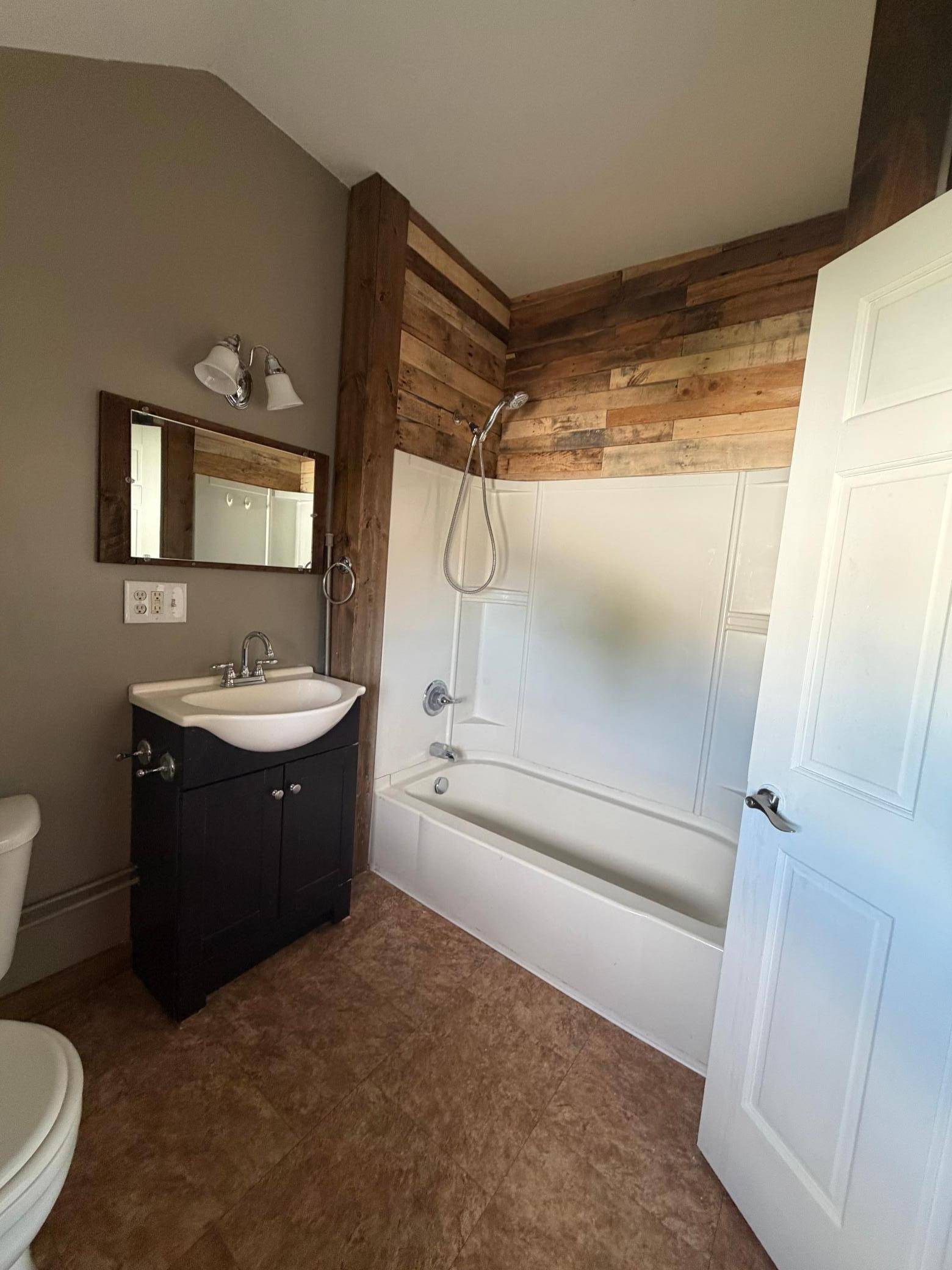 311 E 4th ST, Crookston, MN 56716