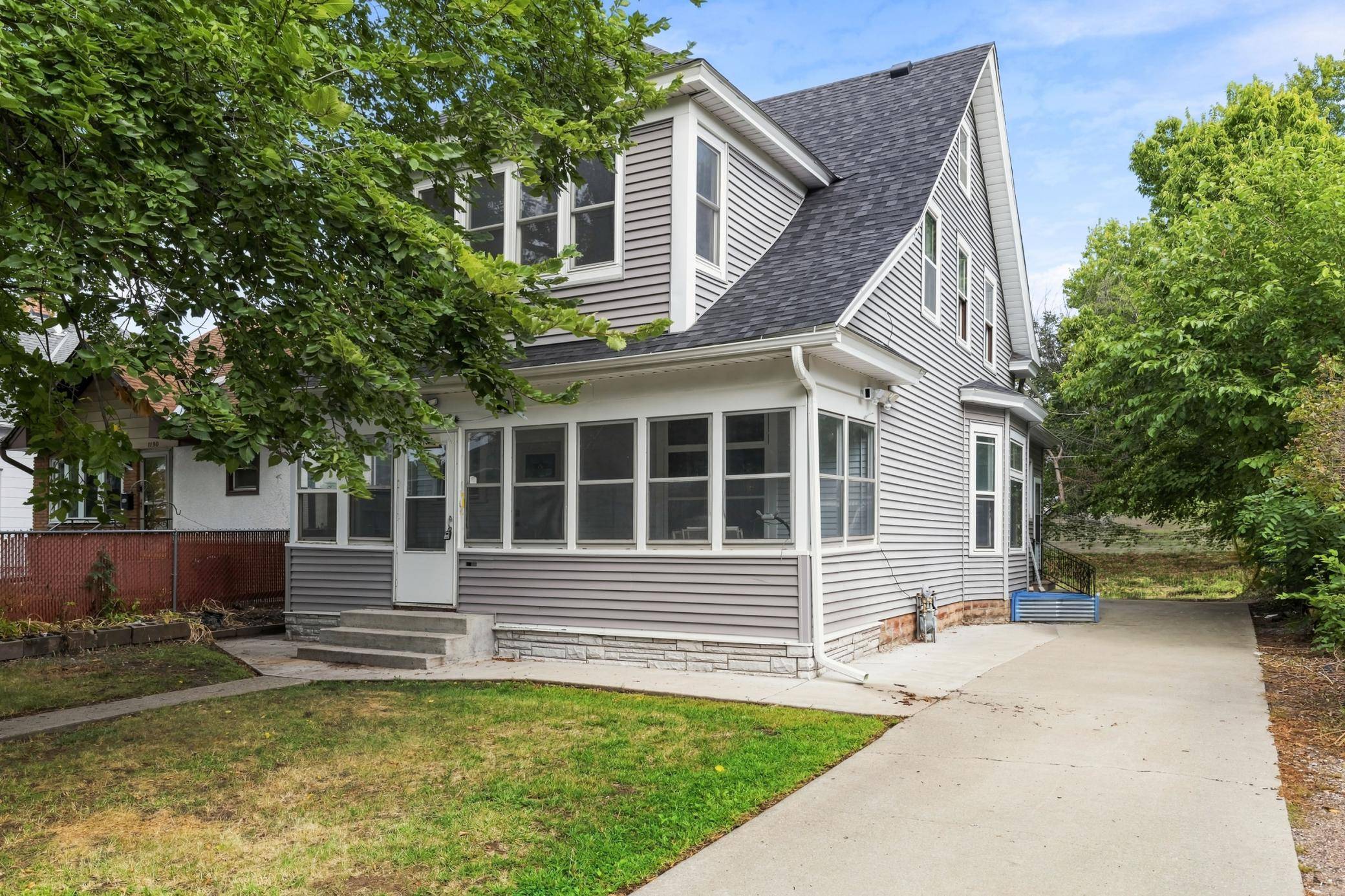 1184 Jessie ST, Saint Paul, MN 55130