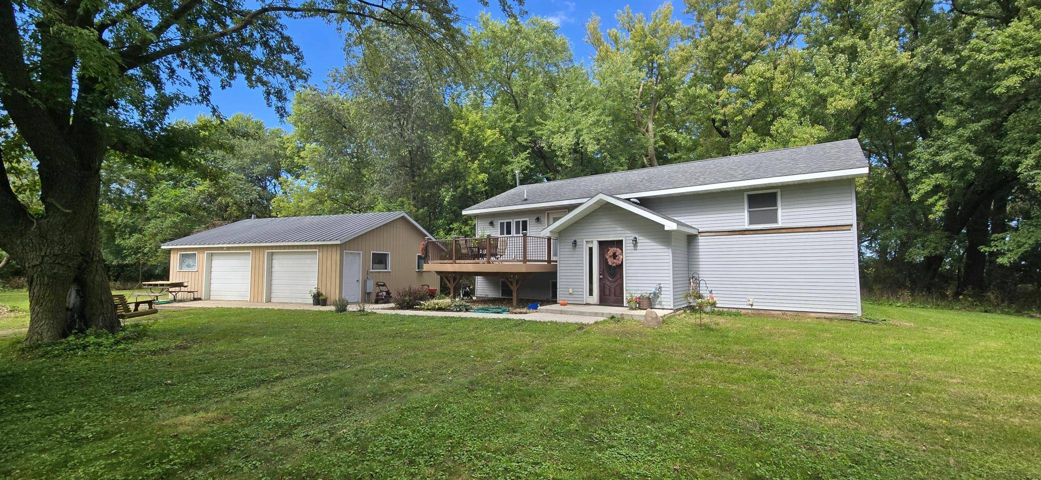 27685 570th AVE, Austin, MN 55912