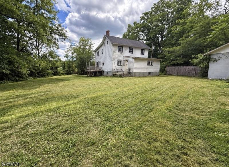 4 Robin Hill Ln, Hampton Boro, NJ 08827