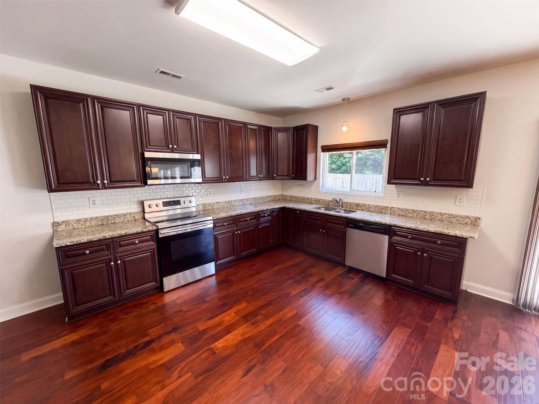 14021 Pinyon Pine LN, Charlotte, NC 28215