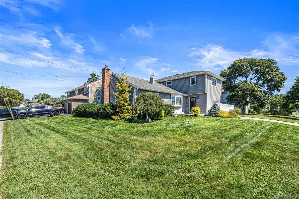 1845 Relyea DR, Merrick, NY 11566