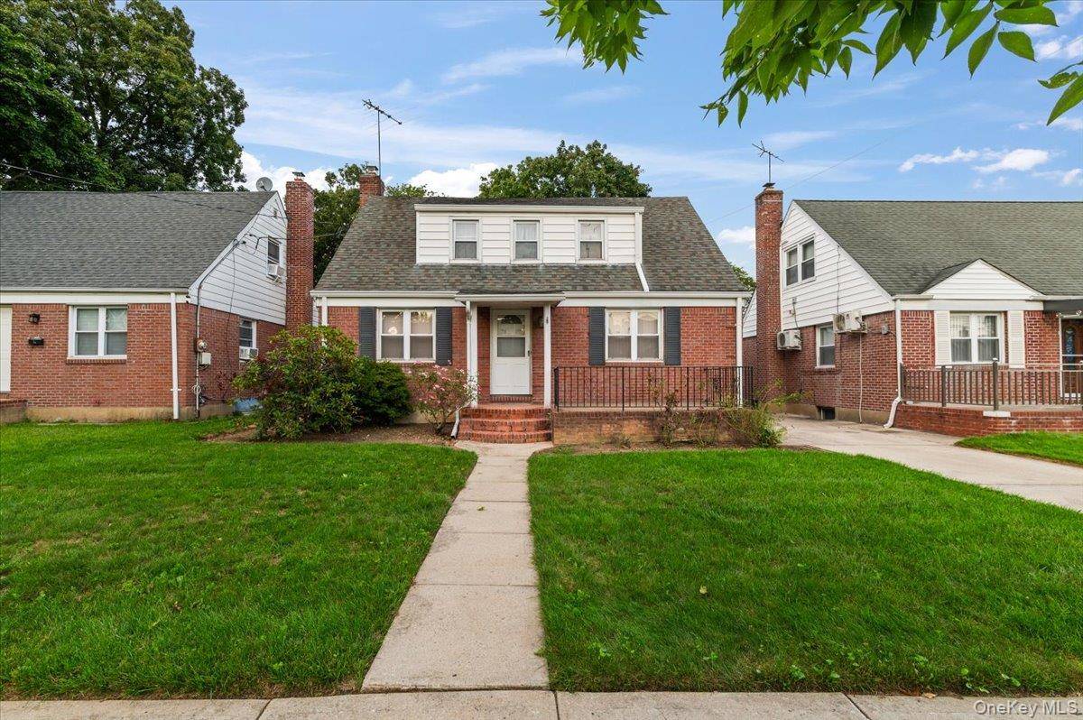 7607 Hewlett ST, New Hyde Park, NY 11040