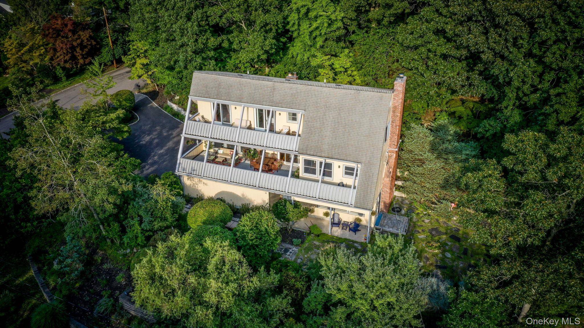 4 Hill Dale AVE, Miller Place, NY 11764